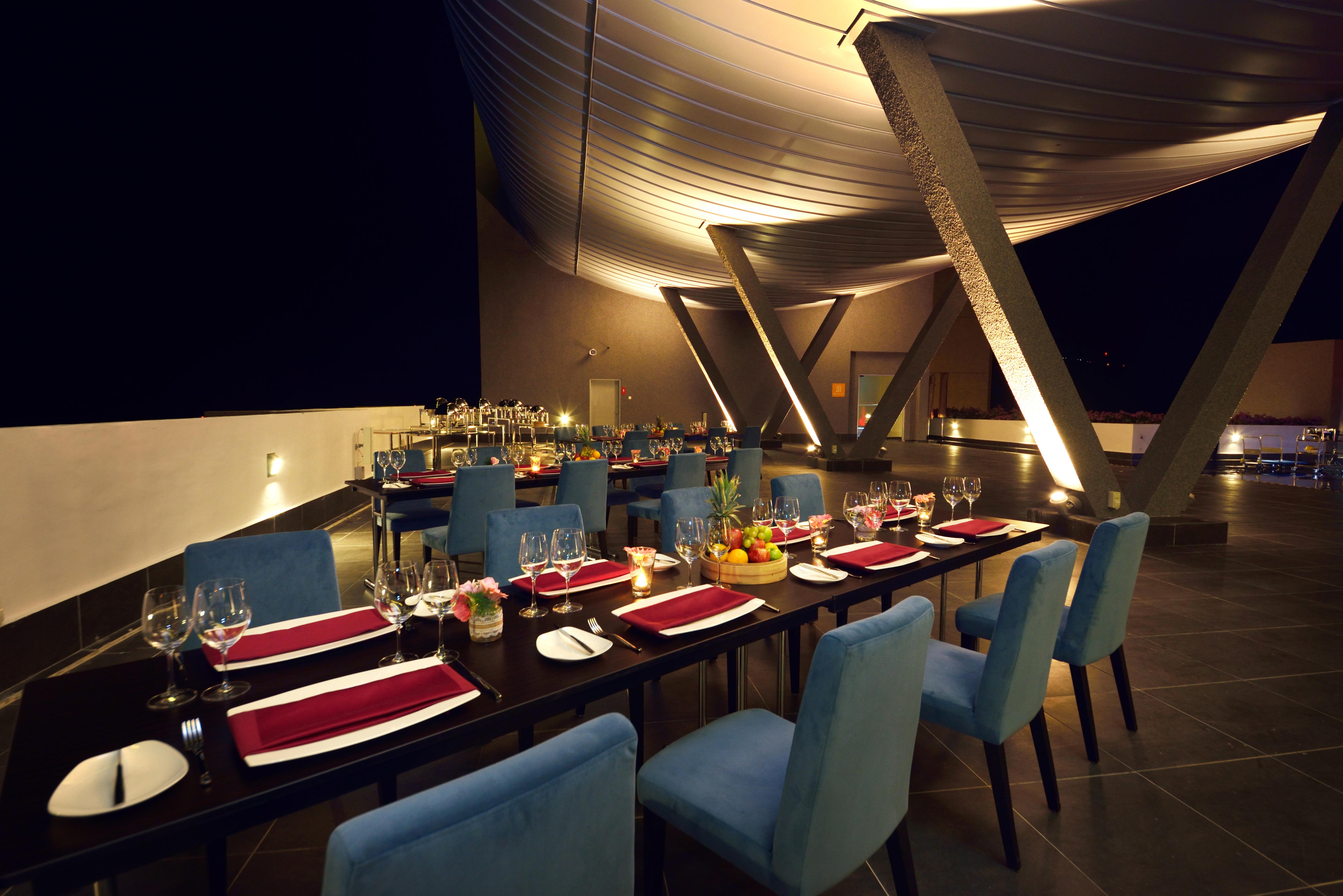 Lexis Suites Penang Bayan Lepas Exterior foto The Deck