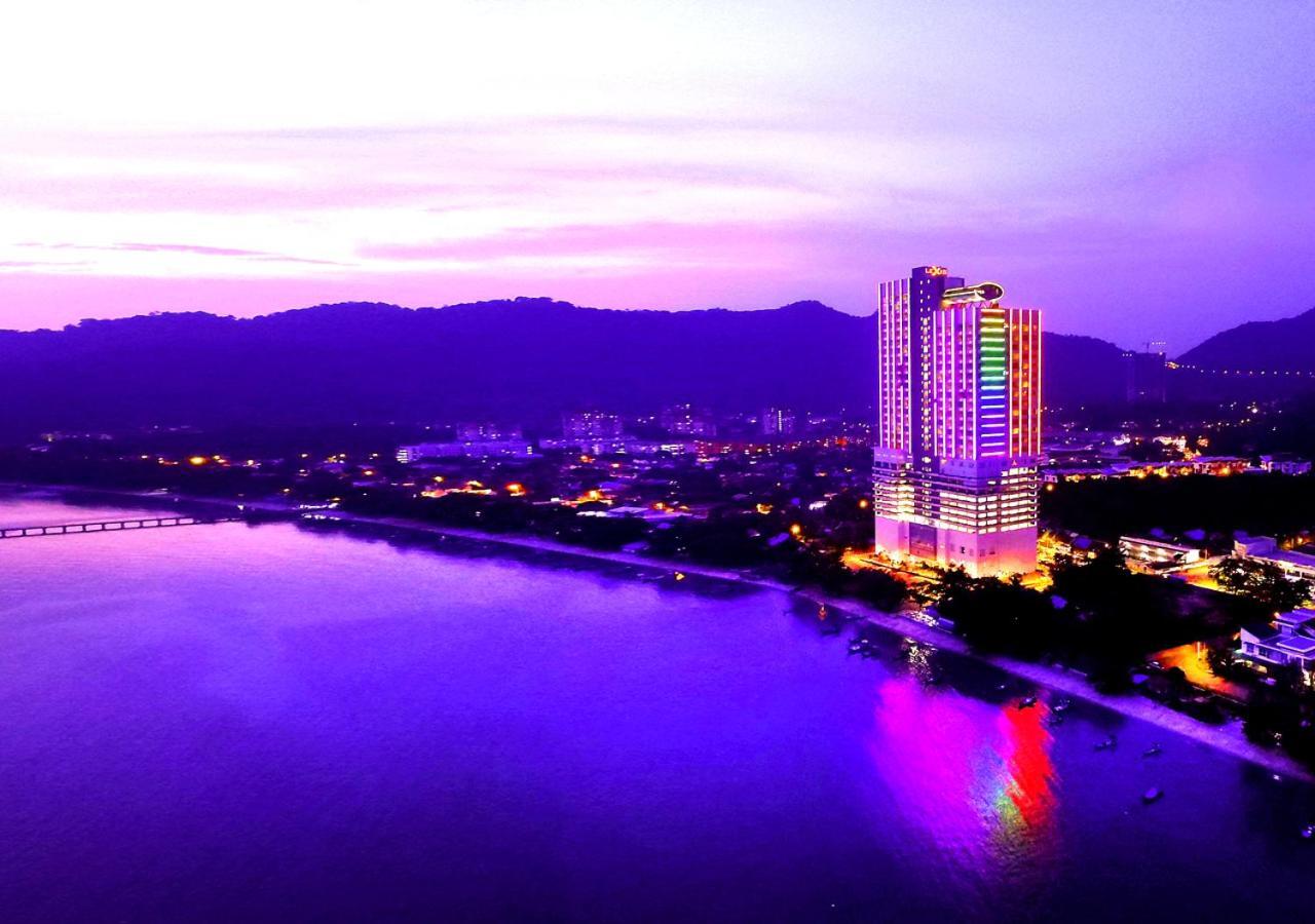 Lexis Suites Penang Bayan Lepas Exterior foto The Bertam River